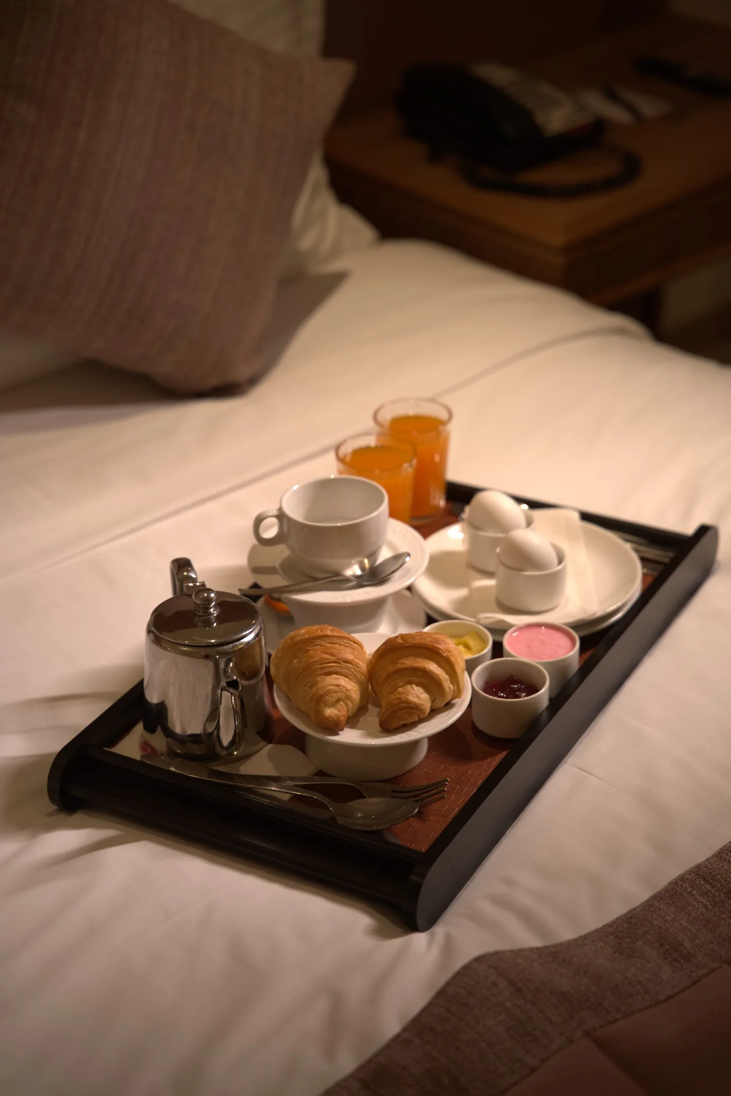 Breakfast served in bed at Centre Point